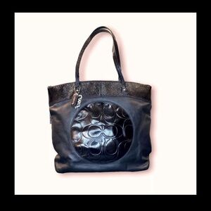 COACH LAURA SIGNATURE TOTE
